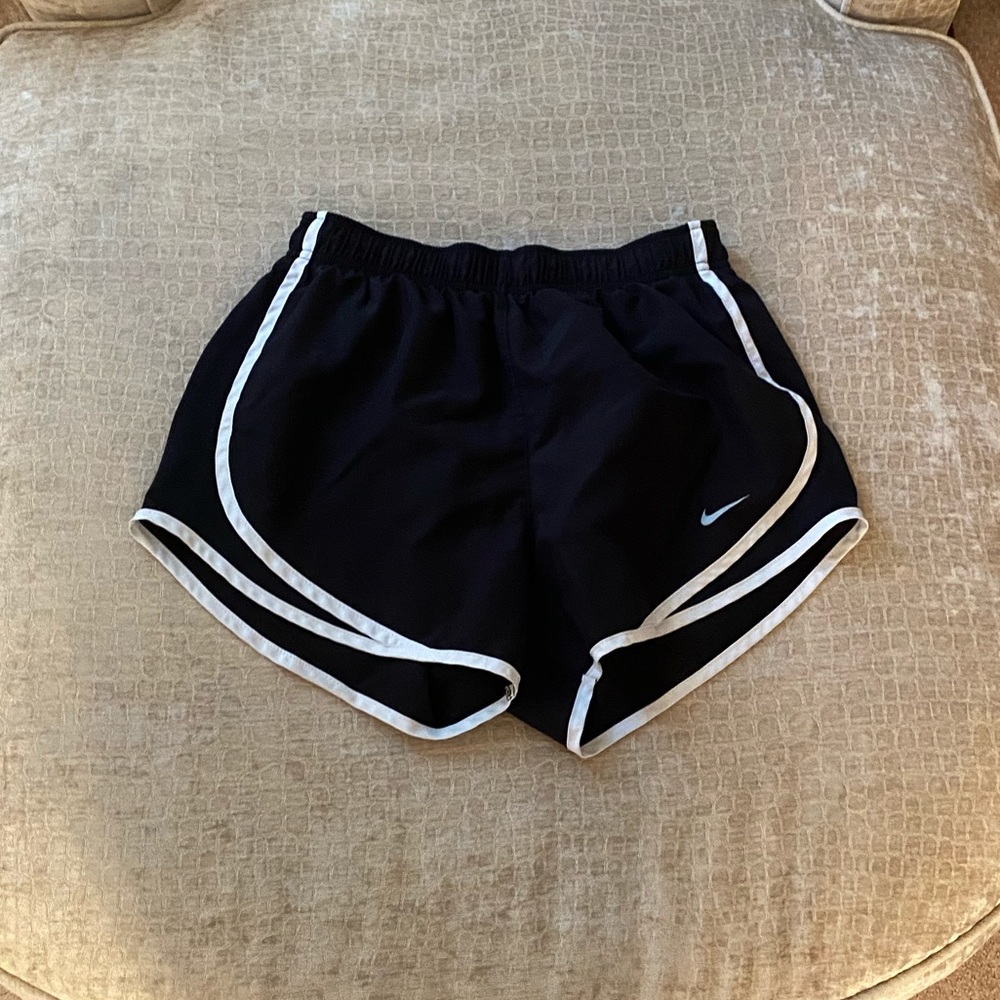 Nike Dri Fit 4” lined shorts
